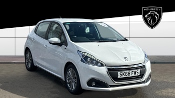 Peugeot 208 1.2 PureTech 82 Signature 5dr [Start Stop] Petrol Hatchback
